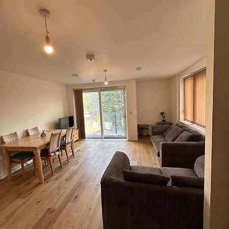 New Build 2 Bedroom With 2 Bath In Londen Buitenkant foto