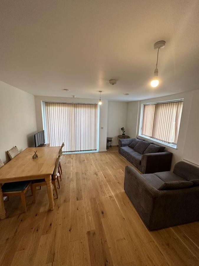 New Build 2 Bedroom With 2 Bath In Londen Buitenkant foto