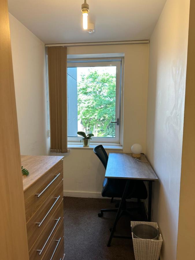 New Build 2 Bedroom With 2 Bath In Londen Buitenkant foto