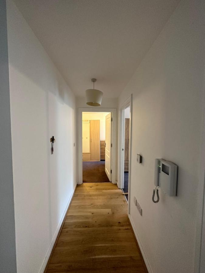 New Build 2 Bedroom With 2 Bath In Londen Buitenkant foto