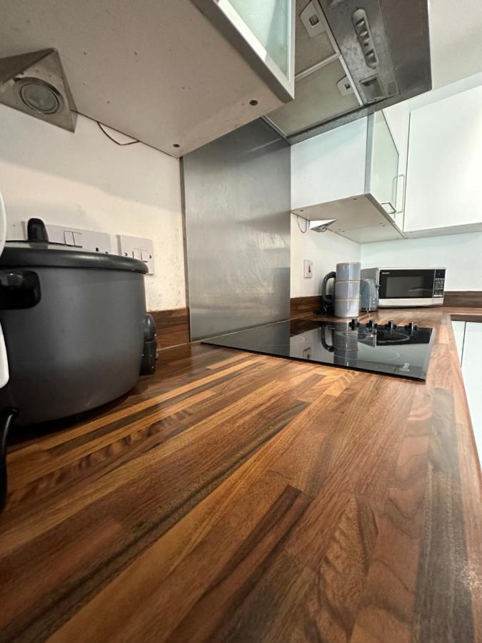 New Build 2 Bedroom With 2 Bath In Londen Buitenkant foto