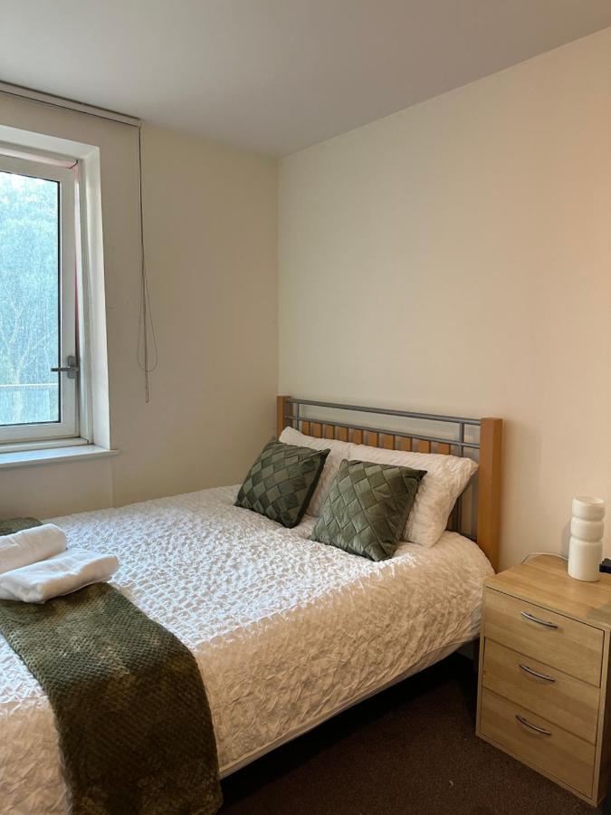 New Build 2 Bedroom With 2 Bath In Londen Buitenkant foto
