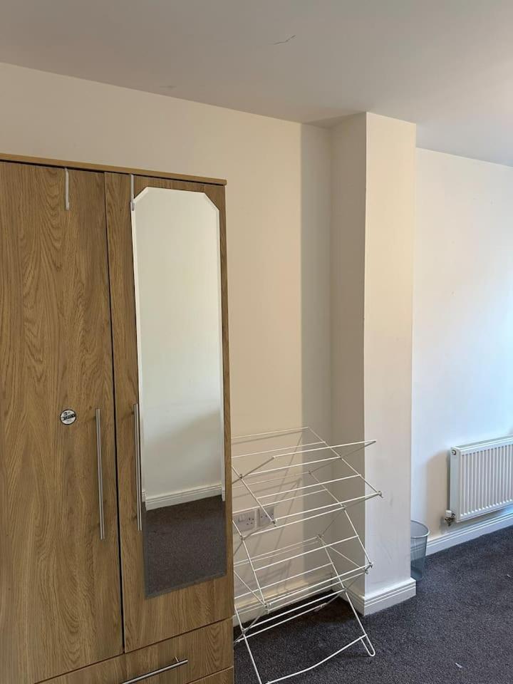 New Build 2 Bedroom With 2 Bath In Londen Buitenkant foto