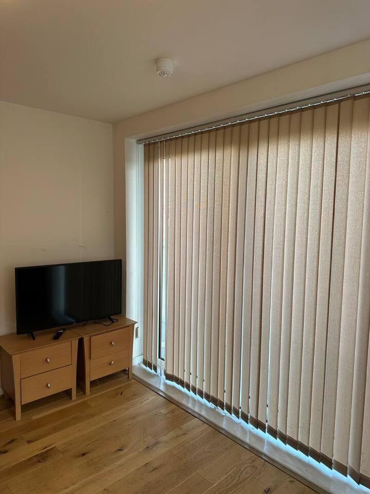 New Build 2 Bedroom With 2 Bath In Londen Buitenkant foto